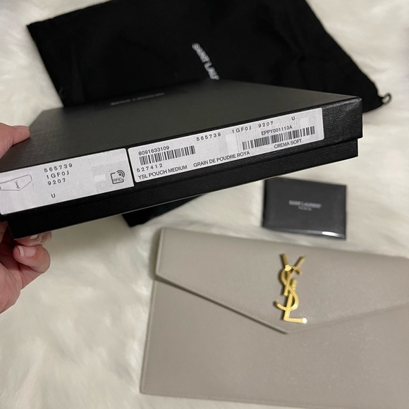SOLD! Saint Laurent Pouch Medium - Picture 4 of 5